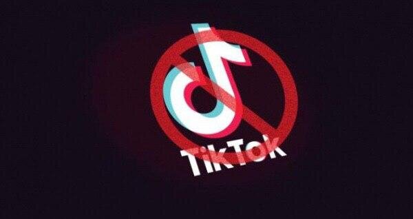 «Такие приложения, как TikTok, WeChat и другие, являются существенными угрозами для персональных данных американских граждан», — заявил Пампео