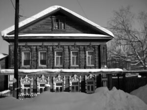 Фото №2. Ул. Училищная, 5. 2011 г. Фото автора.