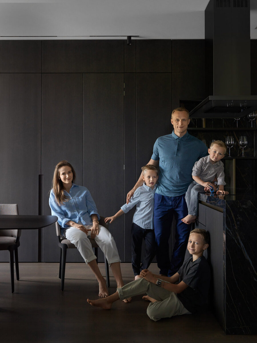 Евгений, Валерия, Платон, Коля и Вова Кетовы.