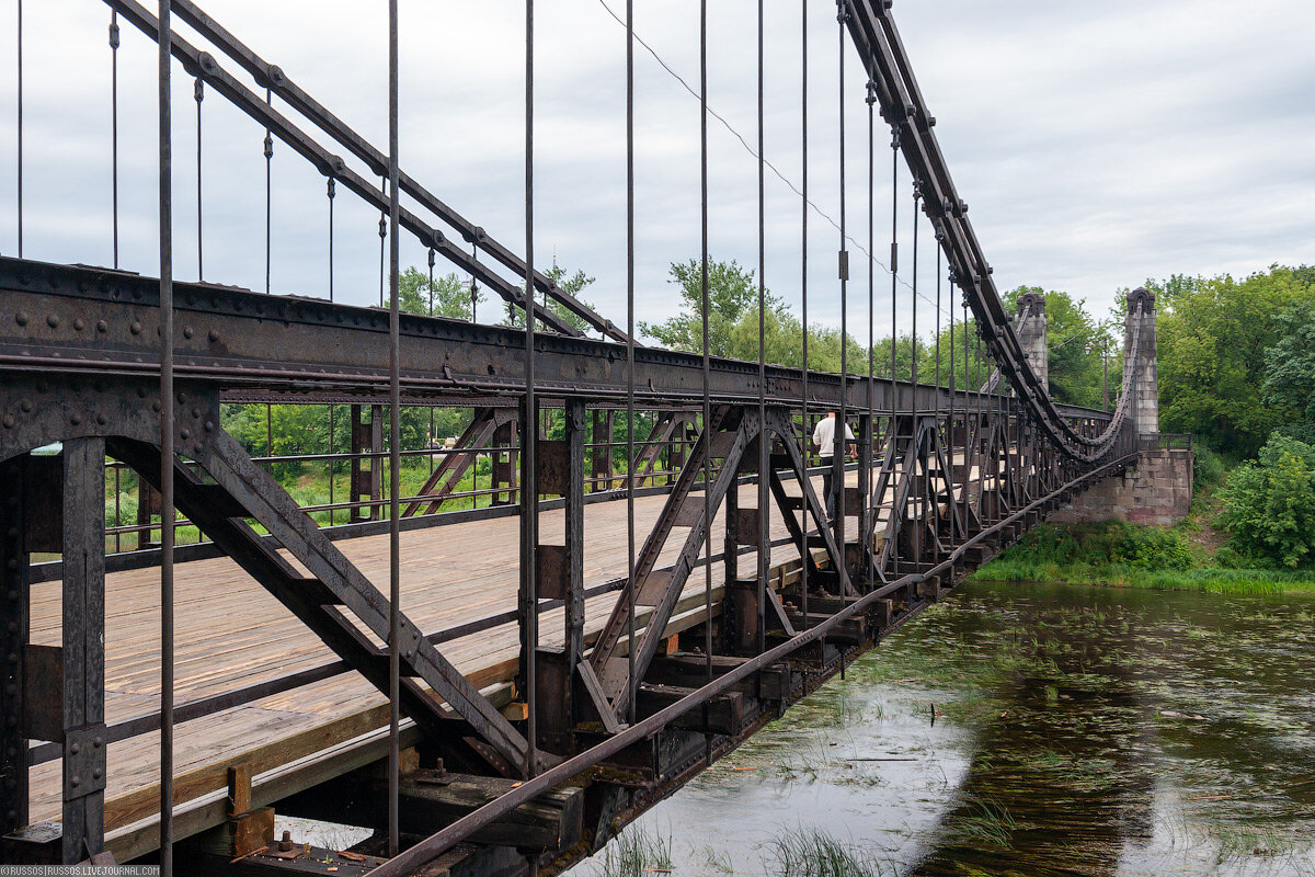 Металлическая ферма жесткости.