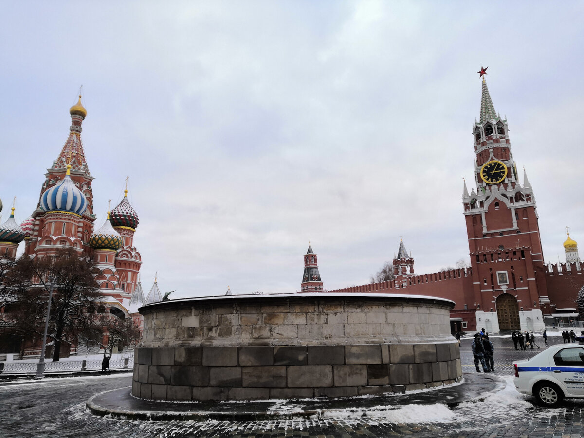 Местечко москва. Лобное место Московского Кремля. Лобное место красная площадь. Собор Василия Блаженного лобное место. Лобное место Кремль.