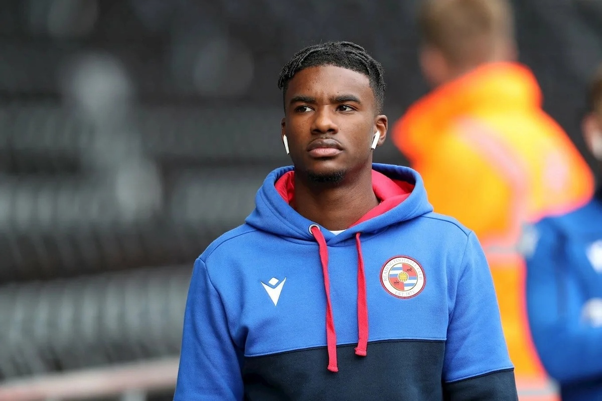 Омар Ричардс. Фото с ФК РЕДИНГ