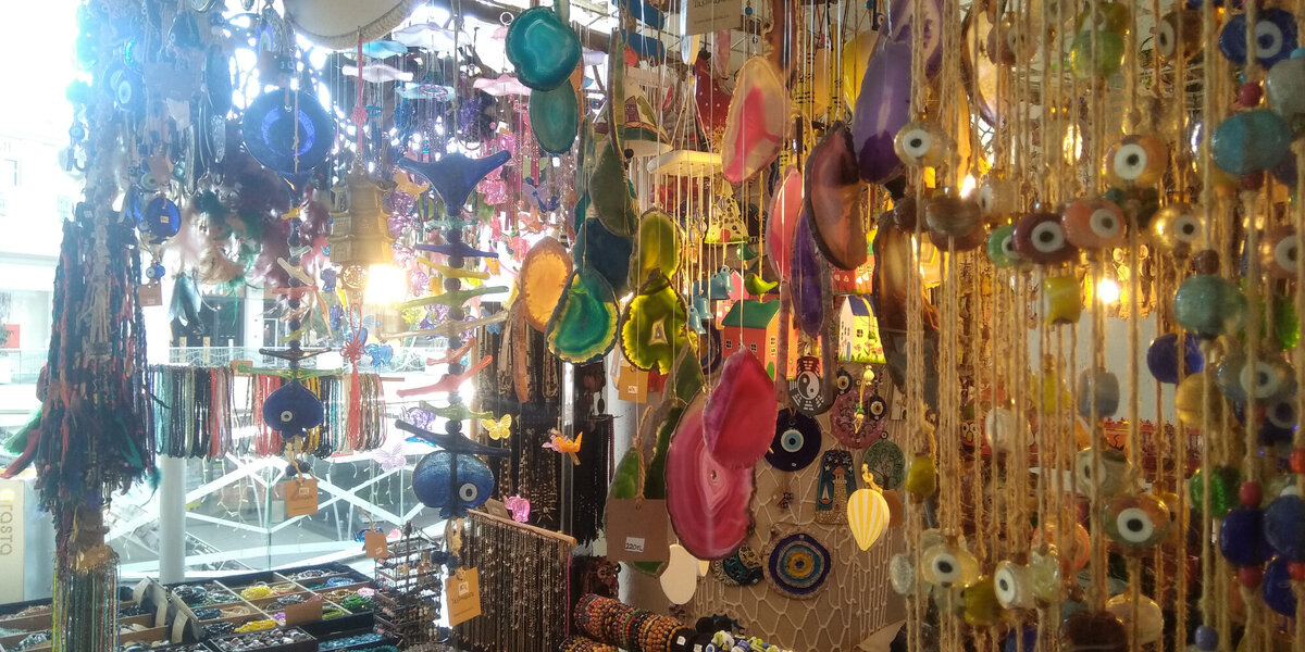 Редкий турист не привозил сувенир с назаром из  Турции