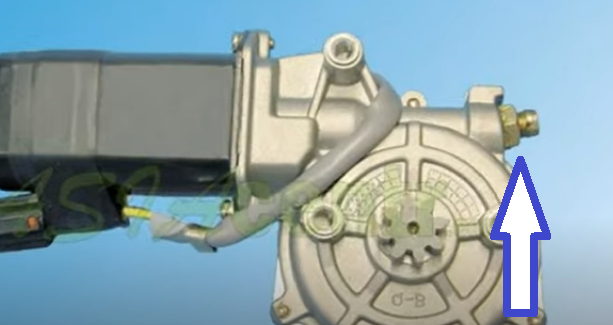 Стекло в машине стало медленно подниматься или опускаться, рассказываю как исправить проблему просто, своими силами