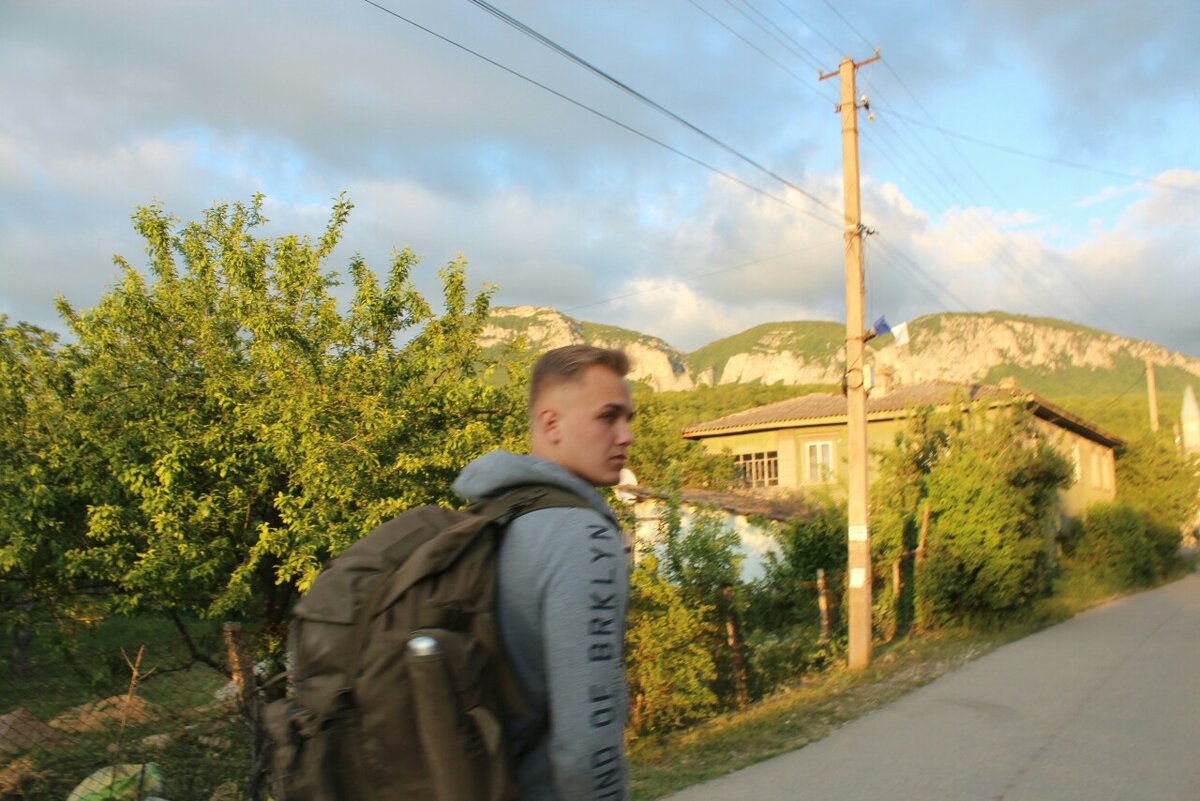 Еще один поход в Бахчисарайском районе. Виднеется гора Бойко.