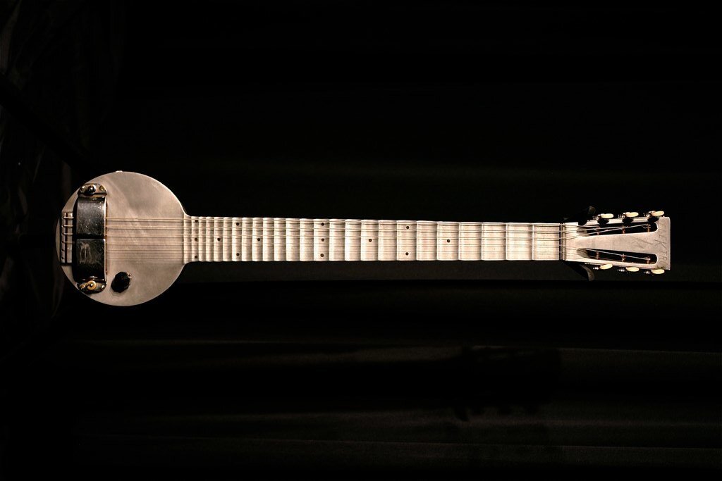 "Rickenbacker Electro А-22". Фото из открытых источников