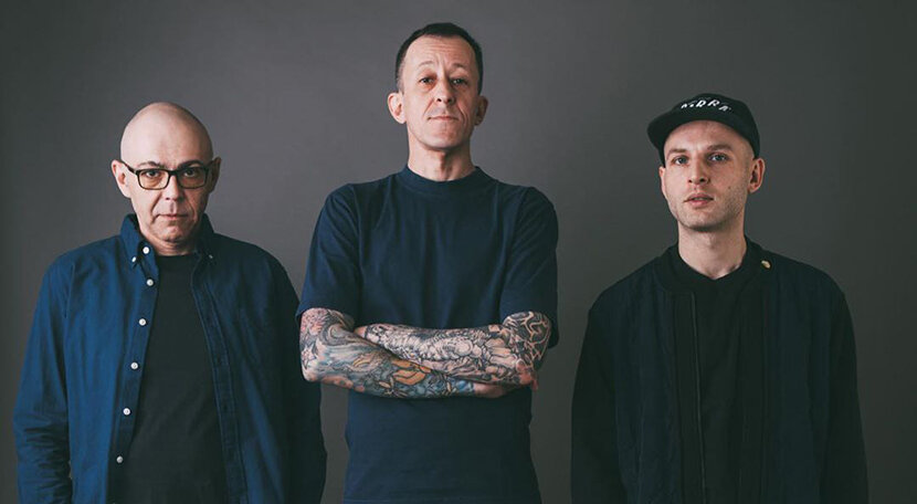 Шило — поэт,исполнитель, Фельдман — инсталлятор, писатель,
