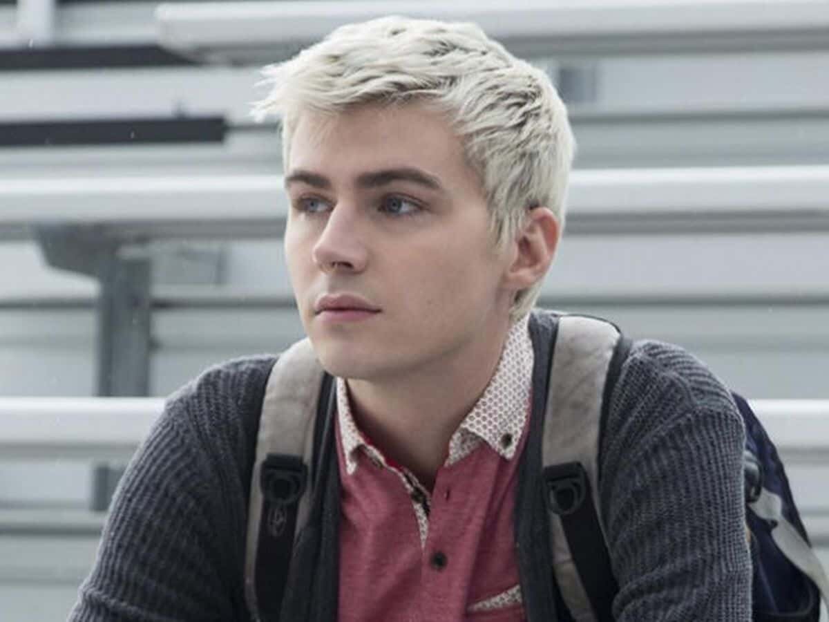 Alex begun. Алекс Стендал из 13 причин. Майлс Хейзер. Алекс из 13 ПП.