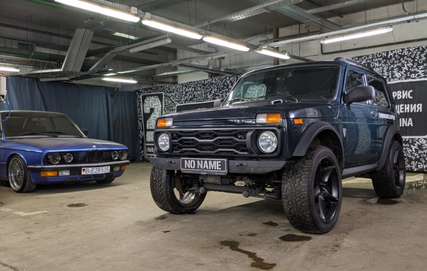 Нива с деталями от BMW