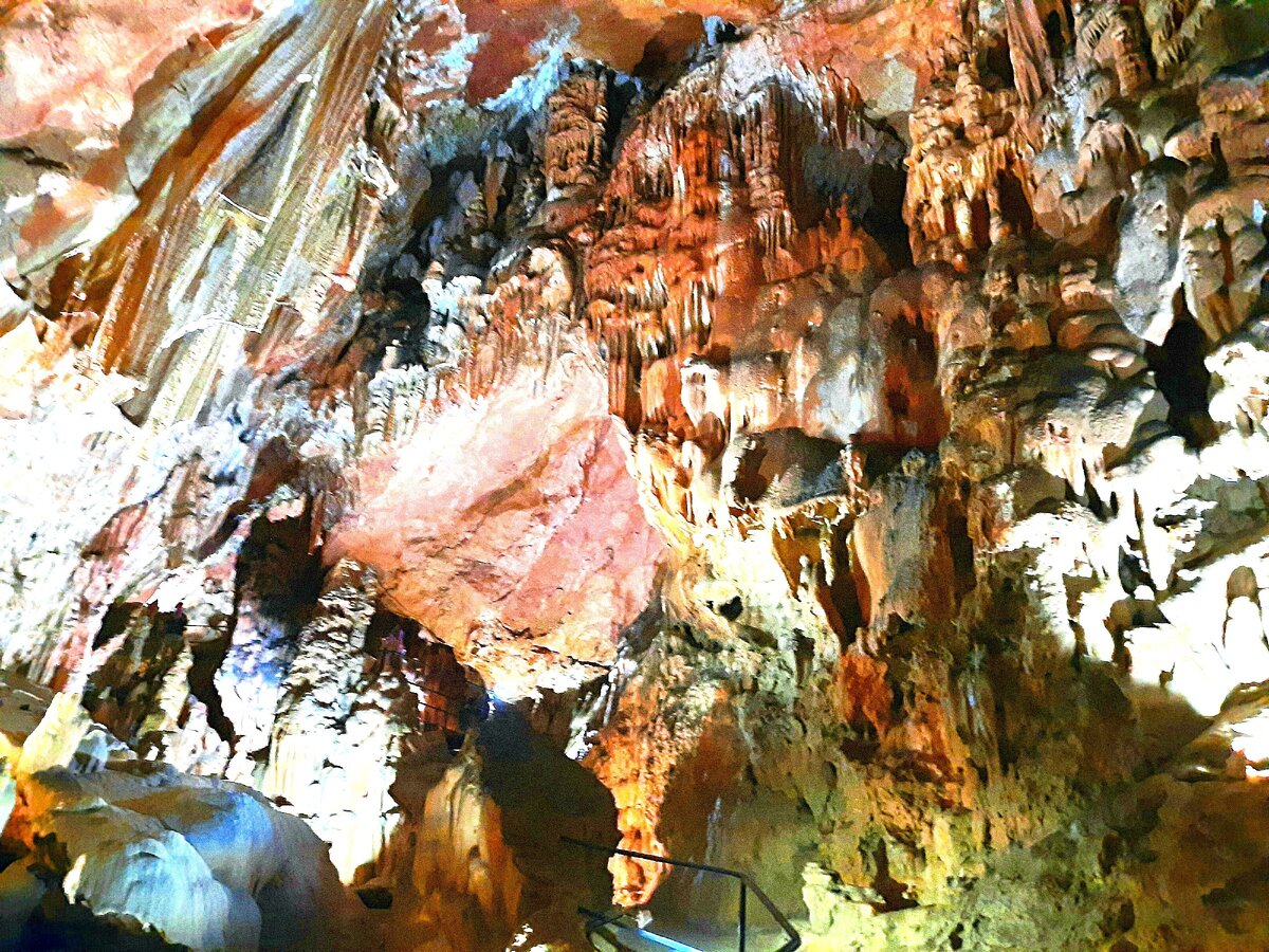 Эмине баир хосар. Мраморная пещера в чатыр-даг. Пещера эмине-баир-хосар. Эмине-баир-хосар (мамонтовая пещера). Мраморная пещера (крым, массив чатыр-даг).