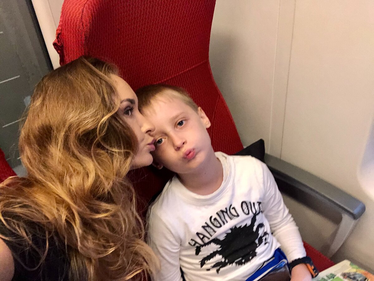 Электричка Ласточка. Сонные, но счастливые))))