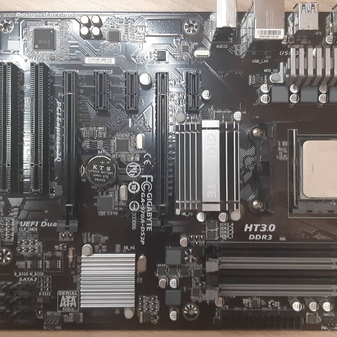 материнская плата gygabite ga-970a-ds3p