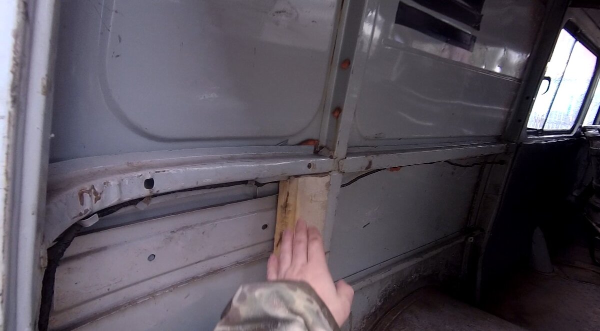 Как снять с буханки блок Строим Авто-дом из УАЗа Буханки - убрали стенку и кузов повело Уйду в лес Дзен