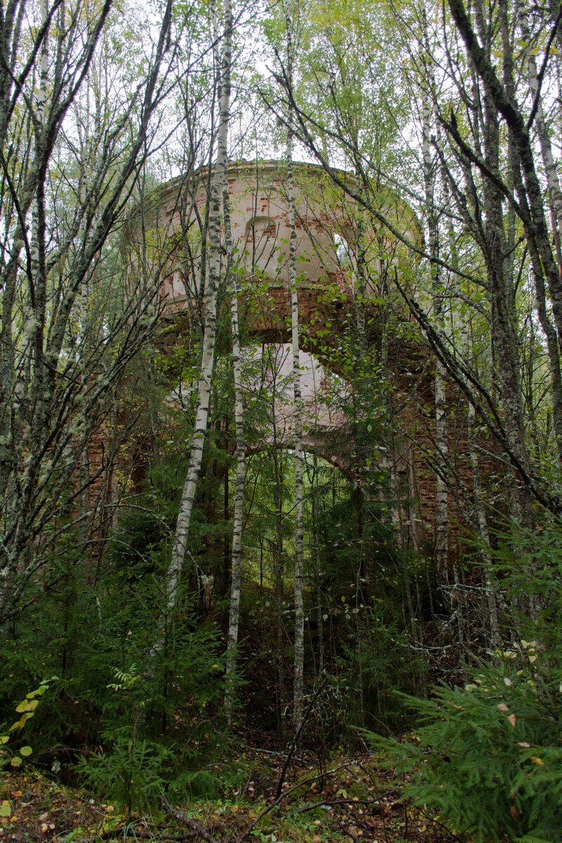 Церковь Архангела Михаила, западная сторона.