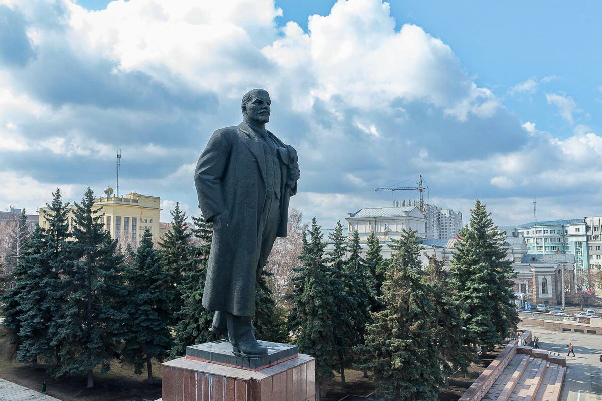 Ленин памятник фото на площади