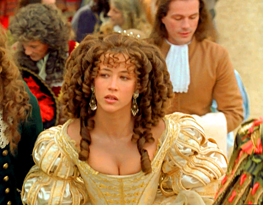 Кадр из фильма  «Маркиза». 1997 г. Франция. В роли дю Парк Софи Марсо.