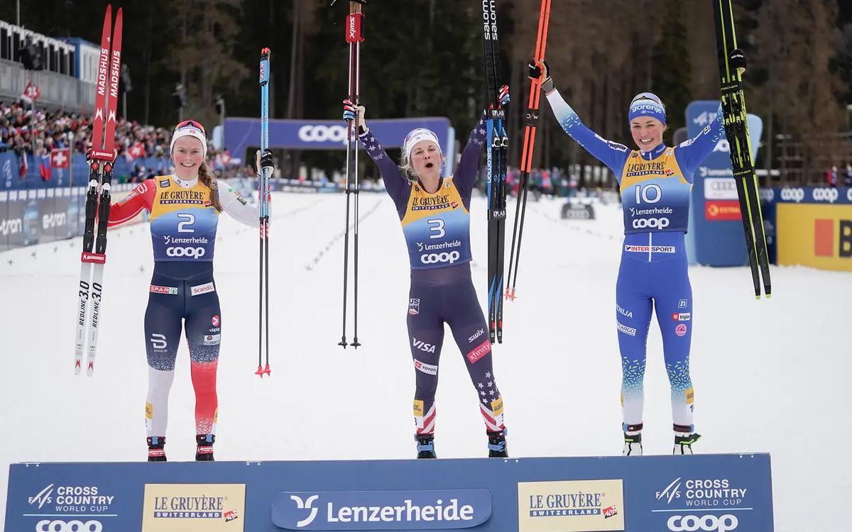 фото из яндекс картинки. Победительница спринта Диггинс (в центре)