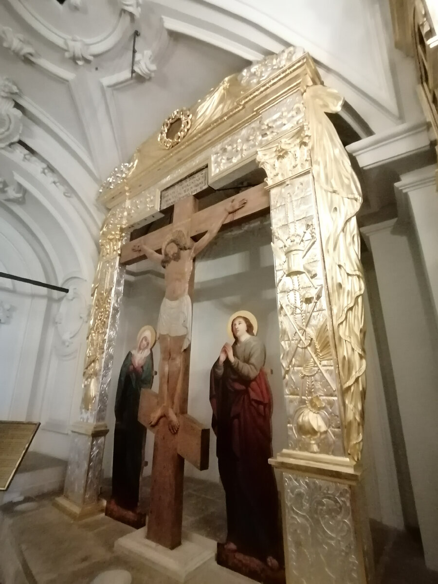 Голгофа в Воскресенском соборе. Фото автора
