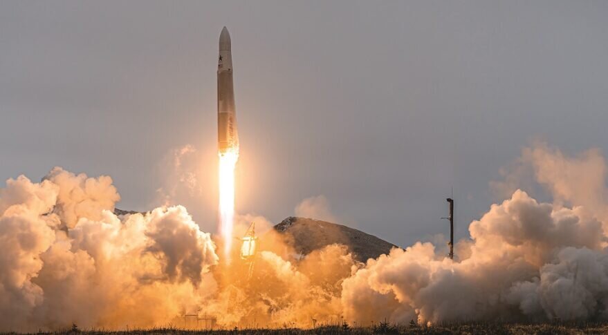 RU2111445C1 - Зенитная управляемая ракета индивидуального пользования - Google Patents