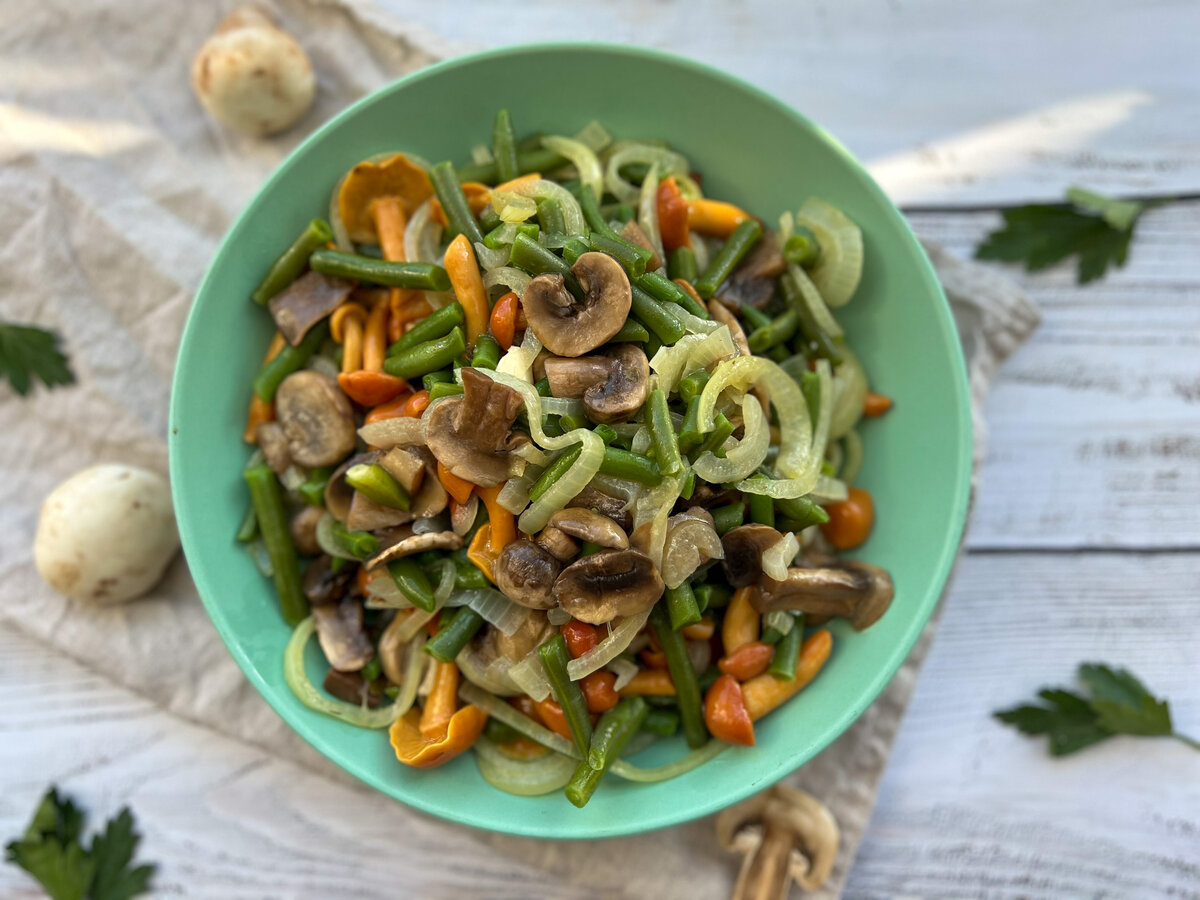 Постный салат с грибами