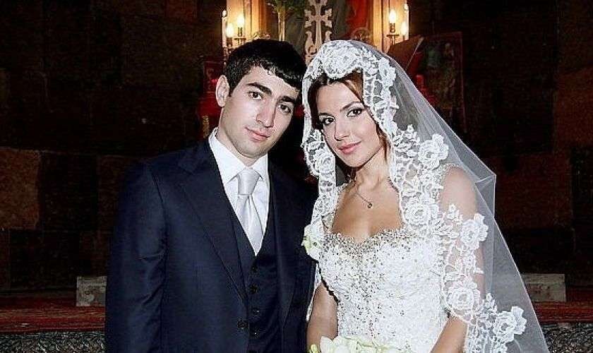 Армяне с русскими девушками. Сирушо свадьба. Сирушо муж. Свадьба Сирушо фото.