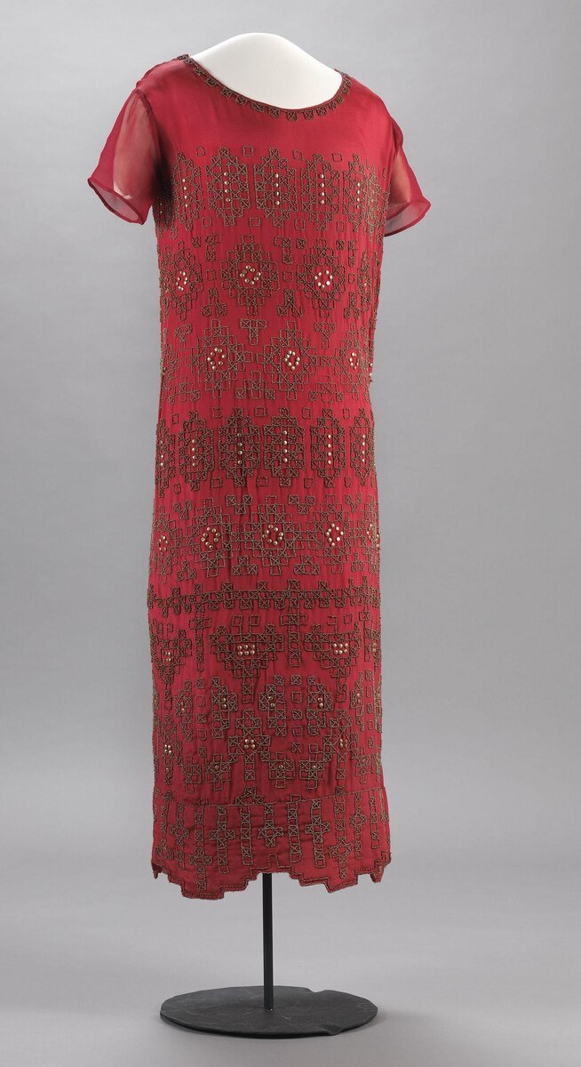 Вечернее платье. Шелк, вышивка бисером. 1924 год  (Источник - nasjonalmuseet).