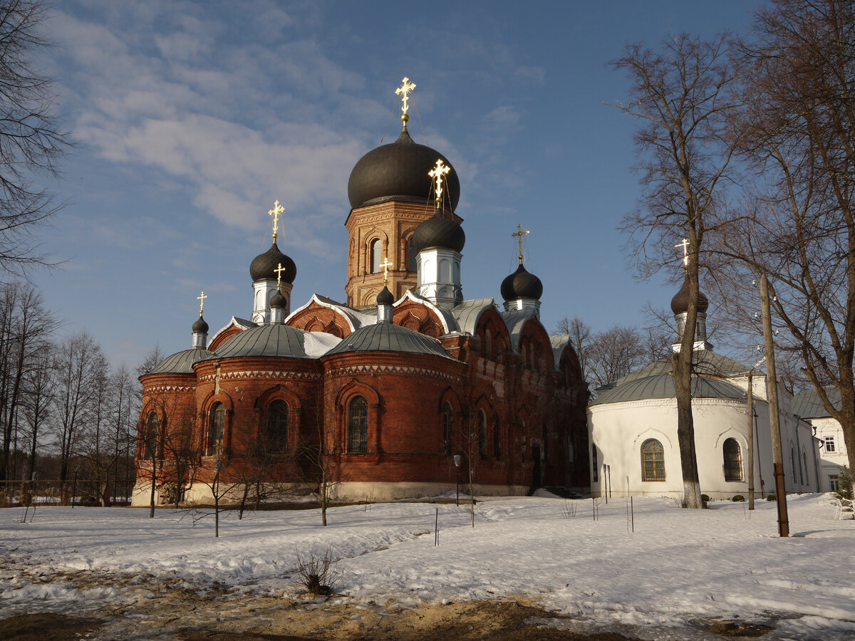 Свято-Введенский Островной монастырь 