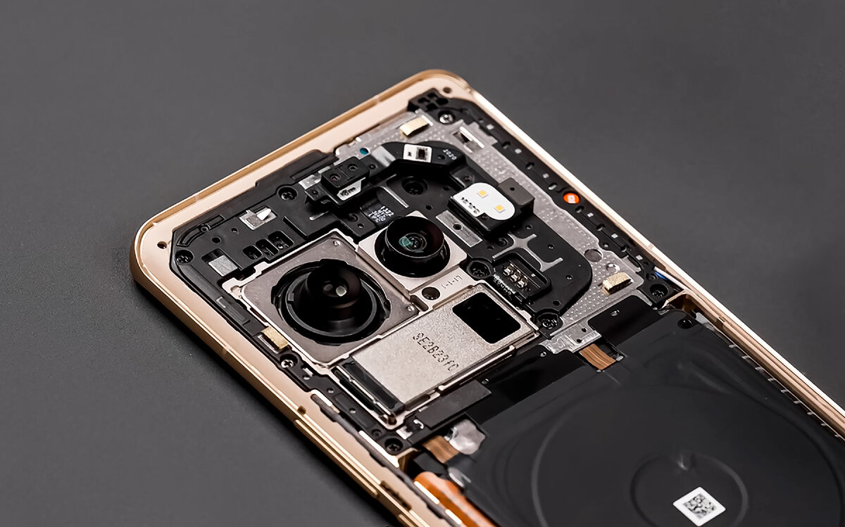 Компоновка элементов внутри Xiaomi 12S Ultra | Источник: WekiHome