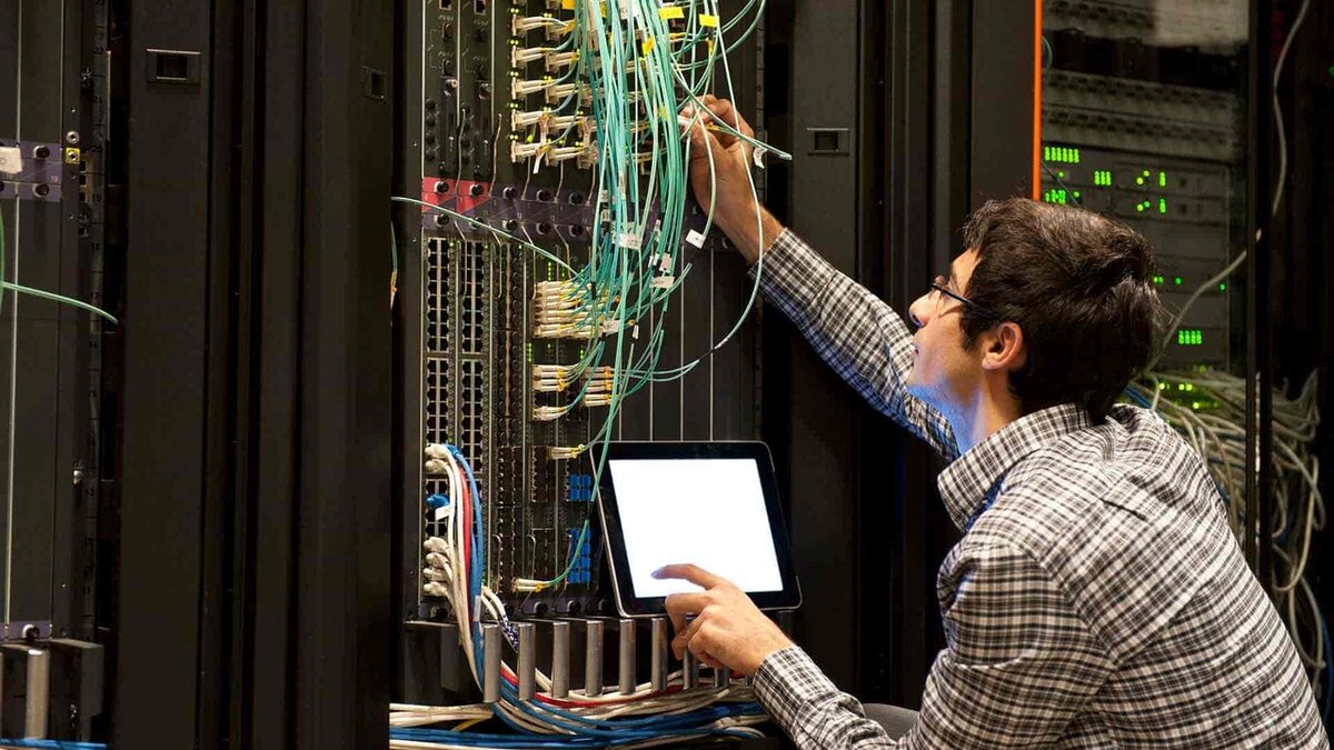 пример: Системный администратор за работой