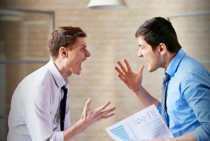 Кто сдесь прав?