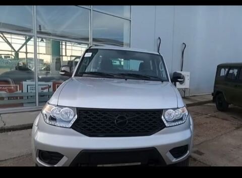 Упрощенный вариант УАЗа Патриот. 