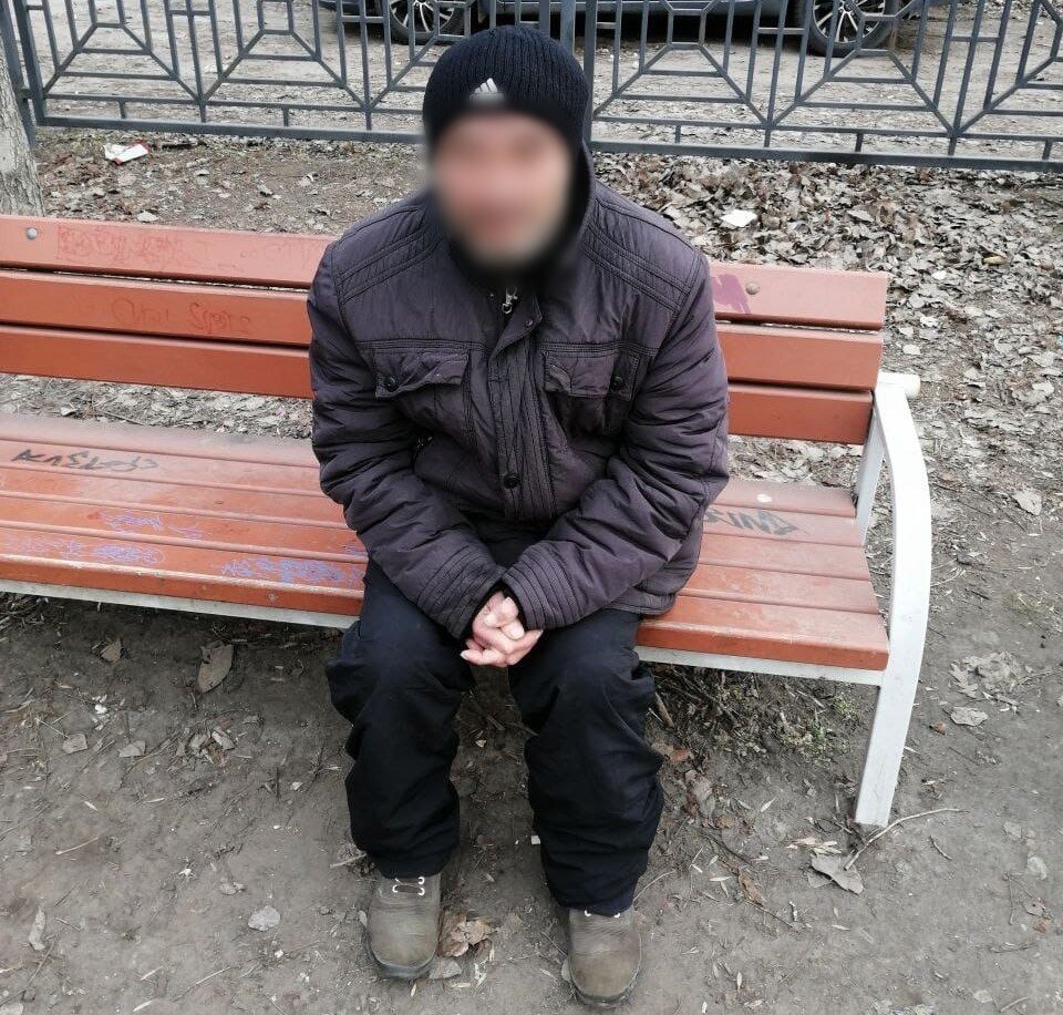     Жители дома увидели 61-летнего мужчину в легкой куртке и летних брюках. Фото предоставлено героями публикации.