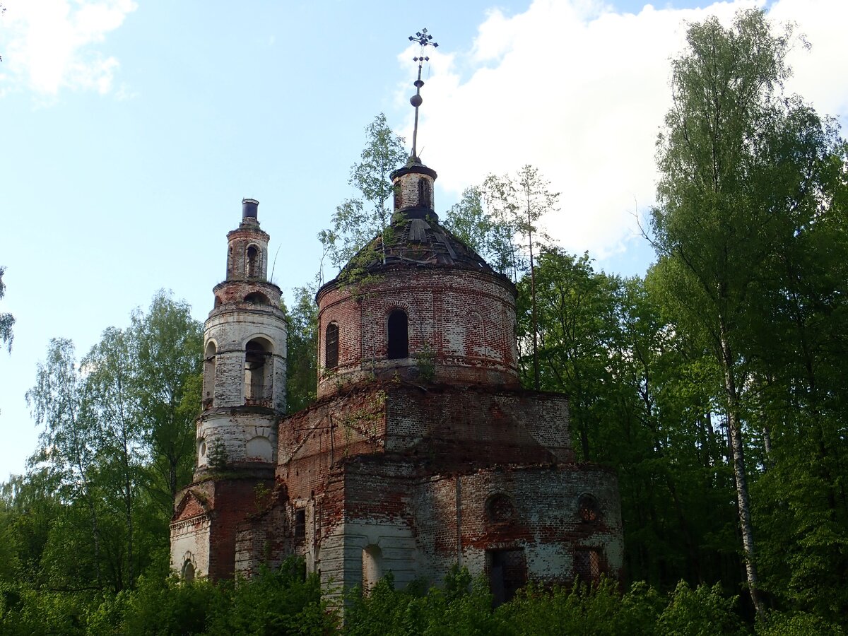 Преображенская церковь, урочище Венец, Владимирская область. Когда-то служила маяком на берегу Клязьмы