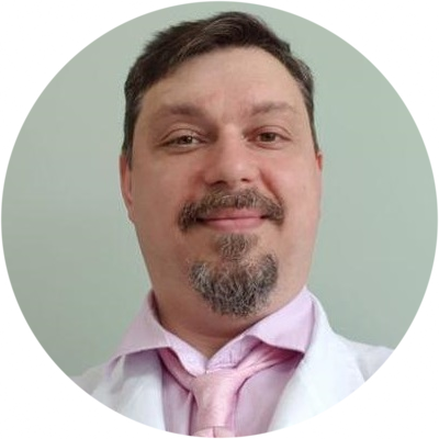 АНДРЕЙ АБРАМОВЖурналист «КП»АНДРЕЙ КОНДРАХИНк. м. н., терапевт,
клинический фармакологВ конце 2019 года мир узнал о новой опасной инфекции. В 2020 году объявили пандемию - значит признали особо опасный статус вируса. Сегодня каждый школяр знает, что такое коронавирус. Все поскорее хотят, чтобы очередная мировая напасть скорее ушла.
