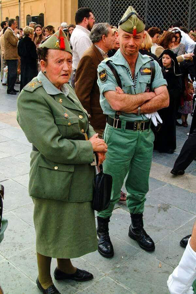  Пилар Фрутос на праздновании  99-ой годовщины Легиона