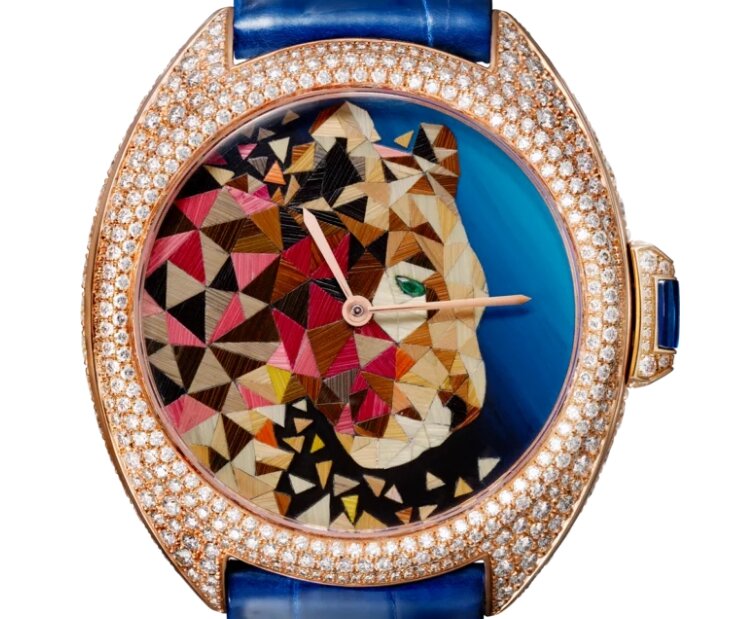 ЧАСЫ CLÉ DE CARTIER С СОЛОМЕННОЙ МОЗАИКОЙ "МАРКЕТРИ" С сайта cartier.com