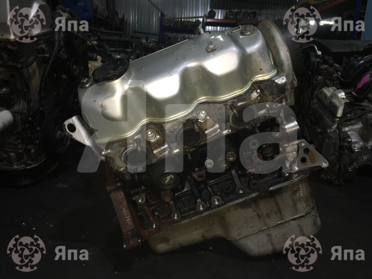 Двигатель Y72 / 6G72 12 клапанный Мицубиси Паджеро