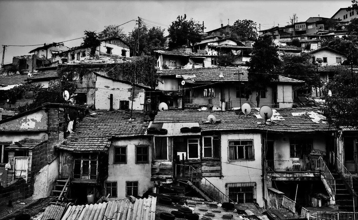 Трущобы вблизи туристической Анталии ///  created by ЛИТВИН