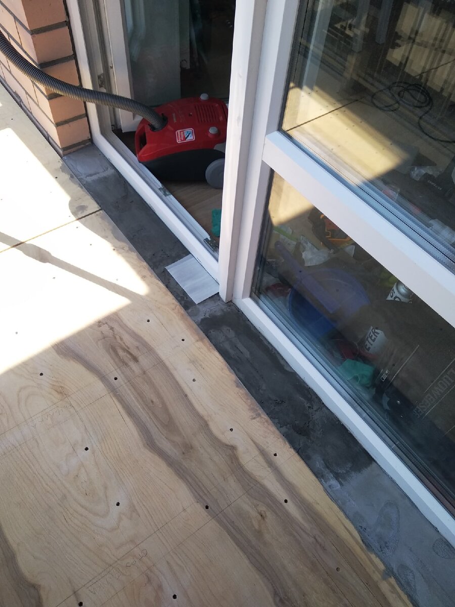Пол на балконе из фанеры: выбор материала и монтаж