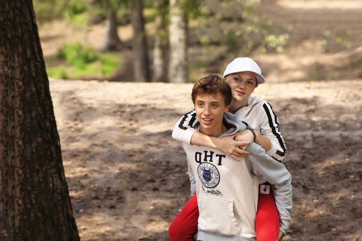 Кадр из фильма "Хорошие дети не плачут"