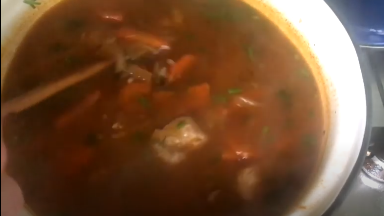 Все мои знакомые которые пробуют харчо по этому рецепту просят добавки. Этот суп для любителей остренького и для любителей грузинской кухни. 