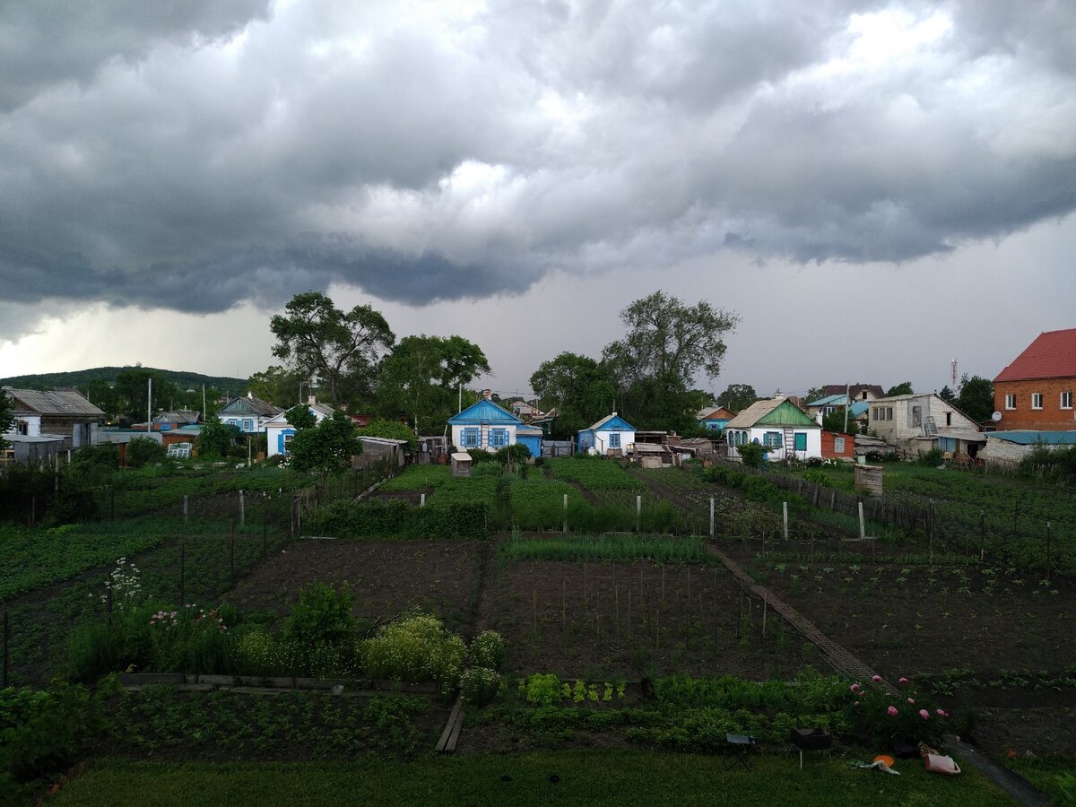 Вот такие роскошные тучи к нам приходят