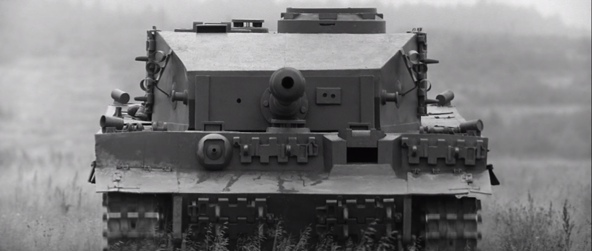 Первый кадр фильма-эпопеи "Освобождение". Panzerkampfwagen VI или же просто "Тигр"