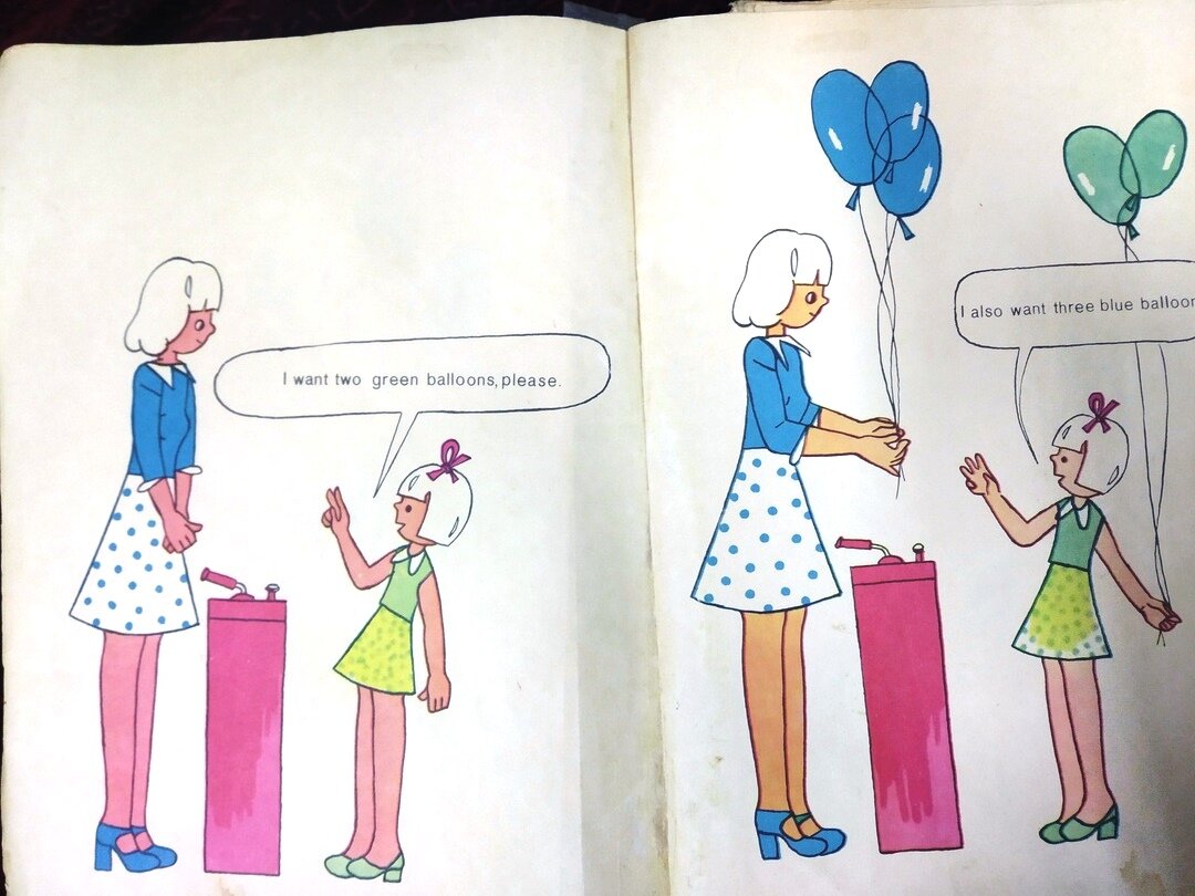 I want two green ballons,please. I also want three blue balloons. 