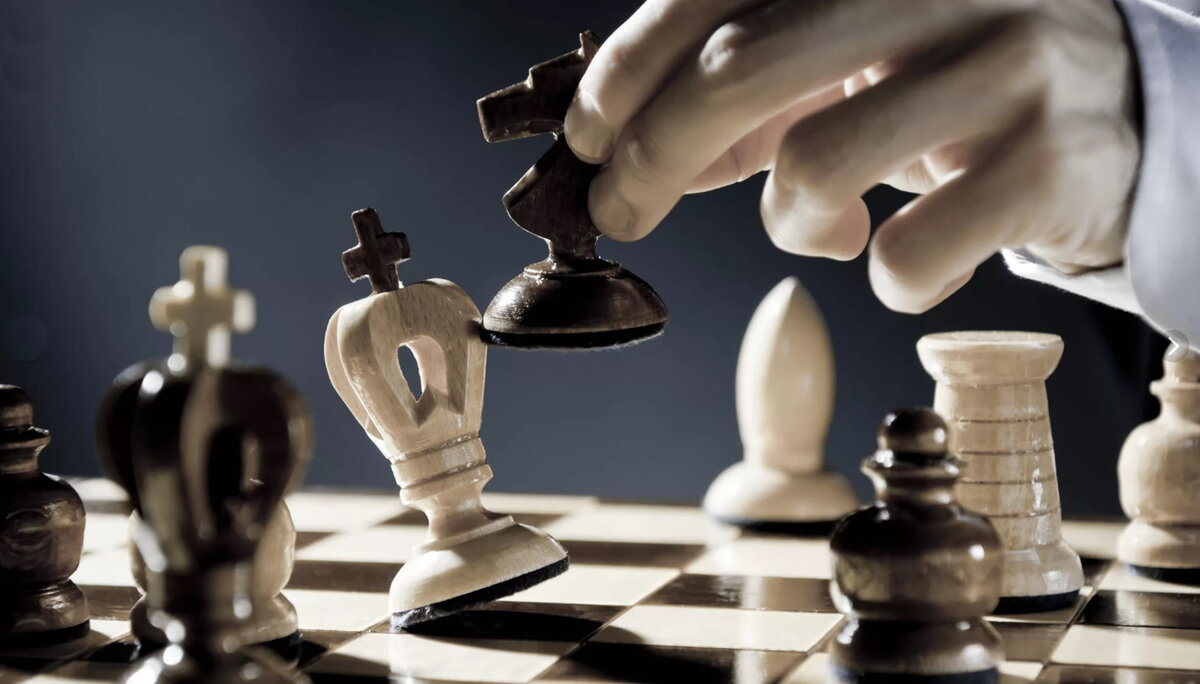 И с волей небесною дружен.