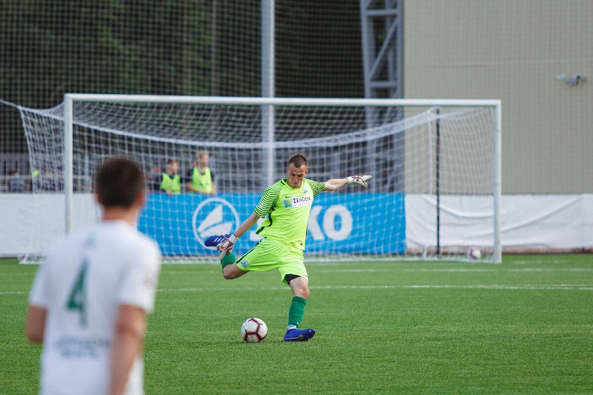 В августе текущего года футболисты новгородского «Электрона» примут участие в розыгрыше третьего дивизиона. Для новгородской команды этот турнир может стать первым в текущем сезоне.-2