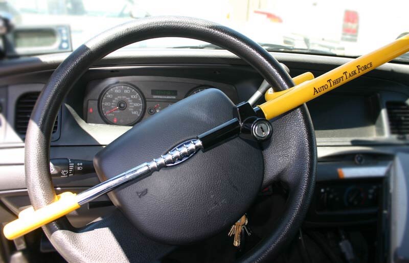 Вариант замка блокировки рулевого колеса