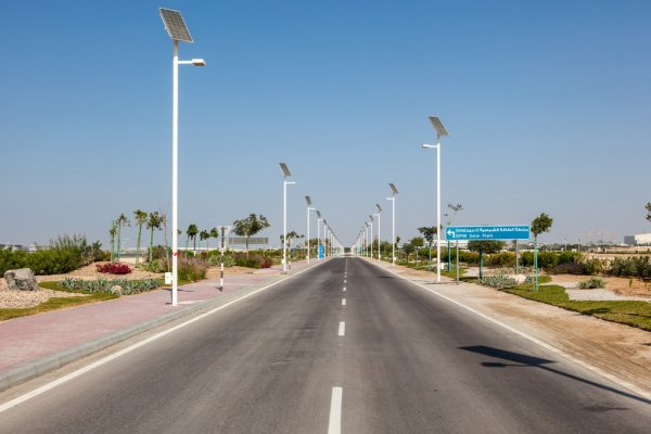 Аллея у Масдарского института науки и технологий