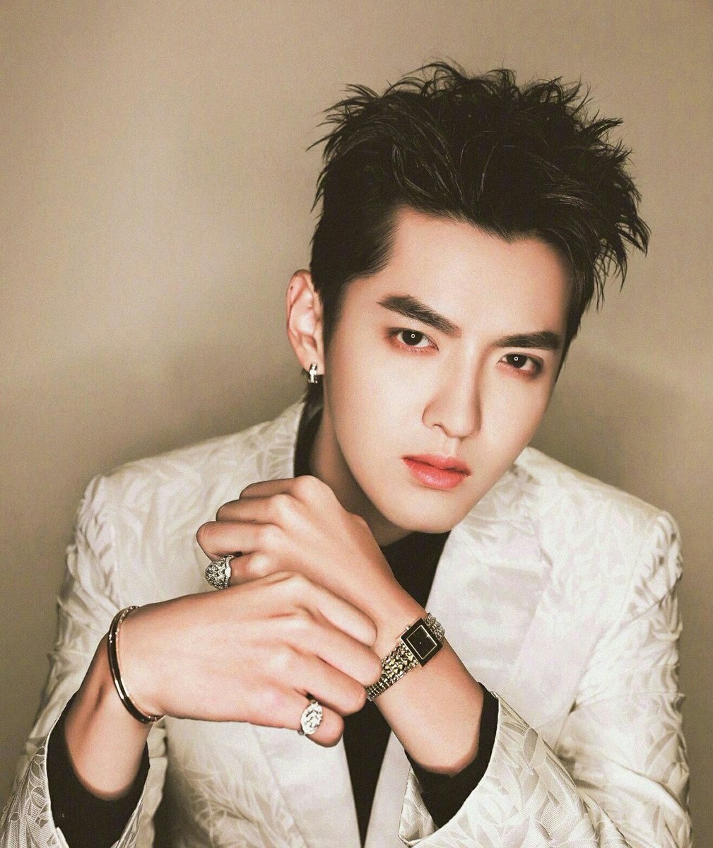 Крис Ву при рождении получил имя Ли Цзя Хэн