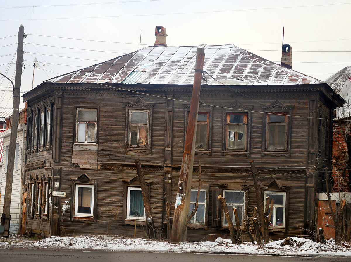 Мечтала побывать в этом городе, а днём во дворы страшно заходить. Ночью там  правят собаки в стаях | Мгновения жизни | Дзен